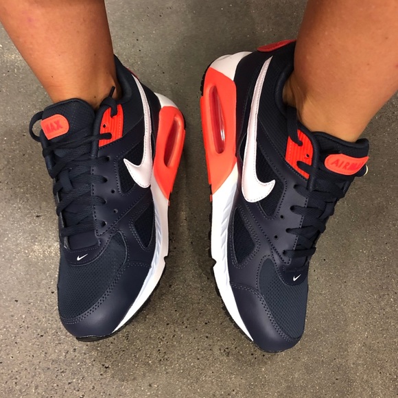 ☄️Nike Air MAX ☄️New in a box ☄️Price firm - Picture 3 of 4